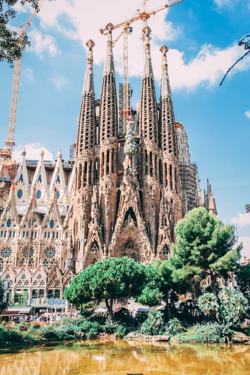 Navigating Barcelona with Kids: A Family-Friendly Guide