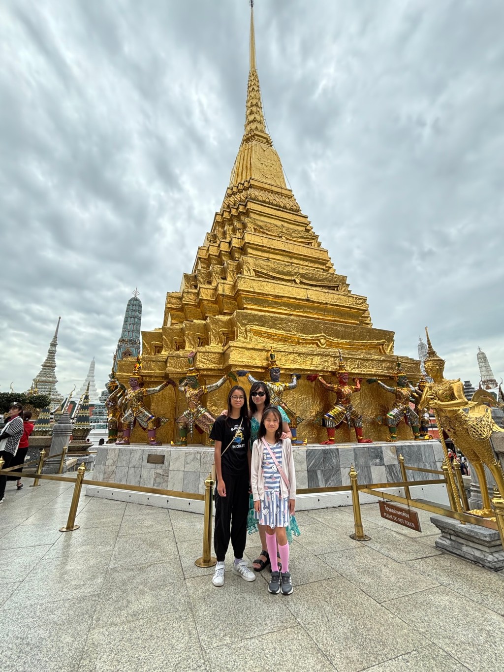 Bangkok’s Grand Palace & Temple of the Emerald Buddha with Kids – 2025 Family Review