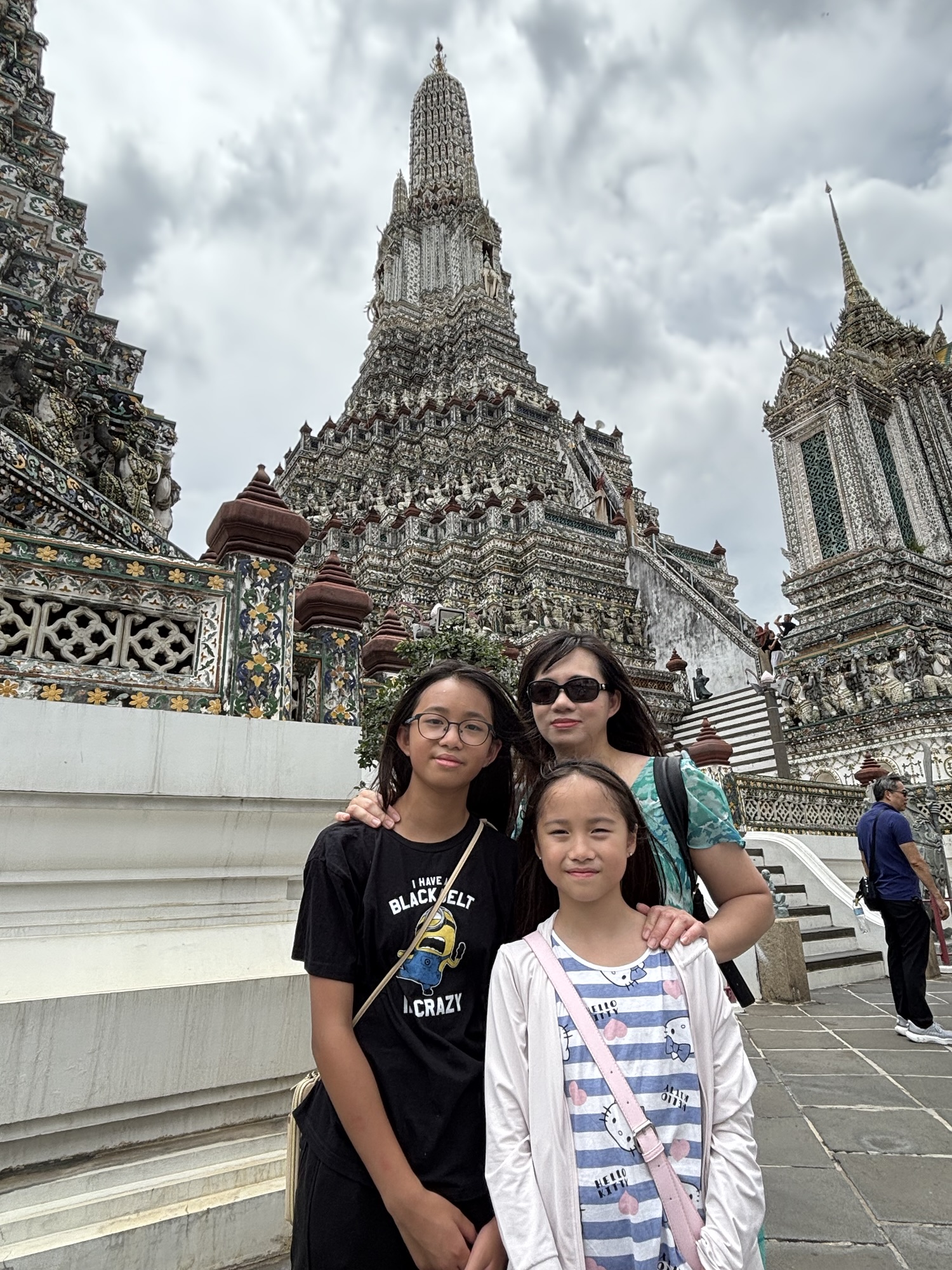 Visiting Wat Arun (Temple of Dawn) with Kids – Bangkok Family Guide 2025